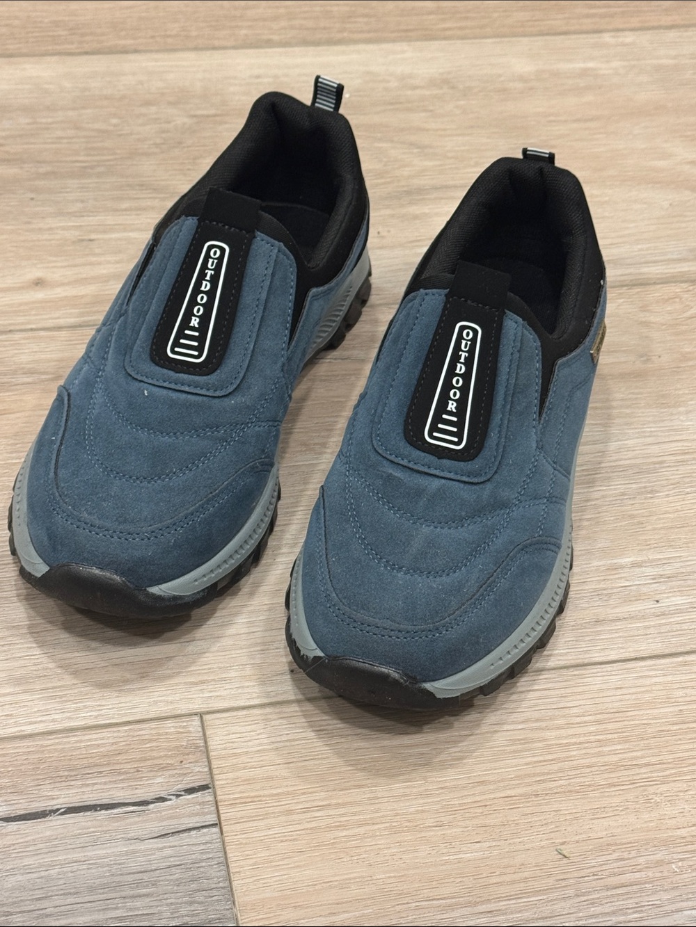 Men's Slip-On Outdoor Sneakers in Blue